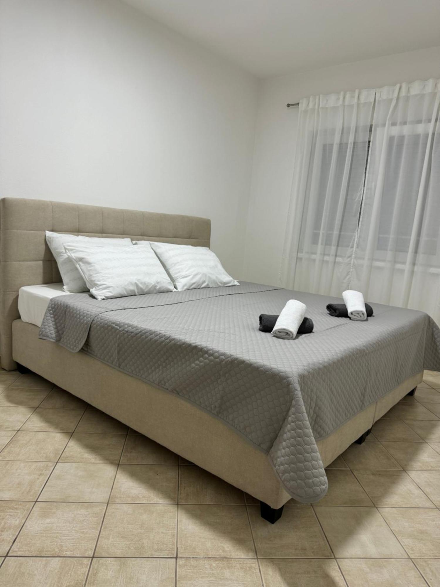 Apartmani Ivano Vir Exterior foto