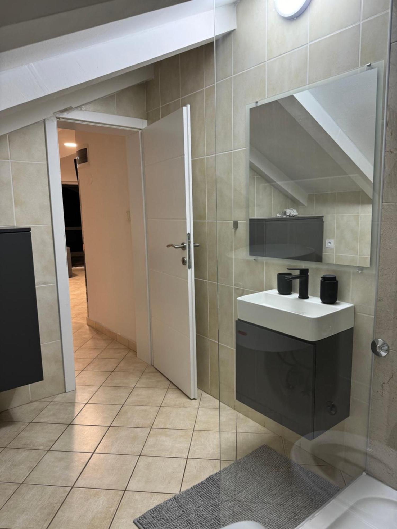 Apartmani Ivano Vir Exterior foto